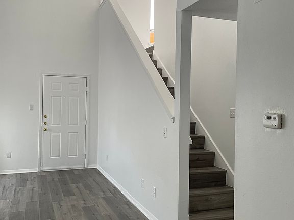 3rd image of 402 Fredericksburg St APT 14