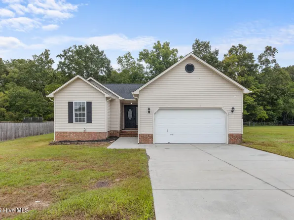 144 Forest Bluff Dr, Jacksonville, NC 28540