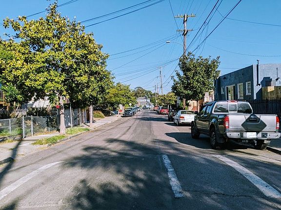 5th image of 3115 Bona St