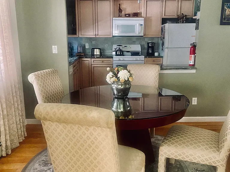 7 Basset Dr — Photo 5