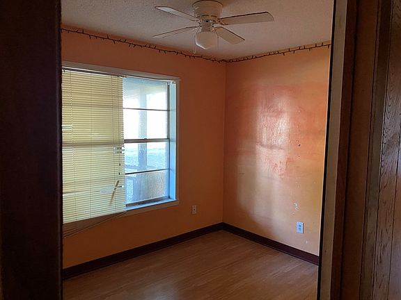 5th image of 411 N College St