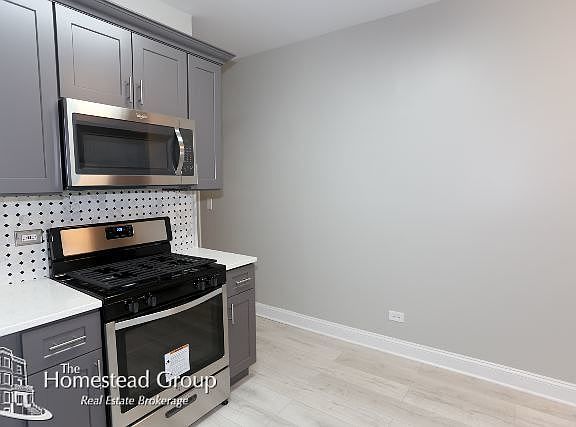 4th image of 2109 W Eastwood Avenue # First Flr