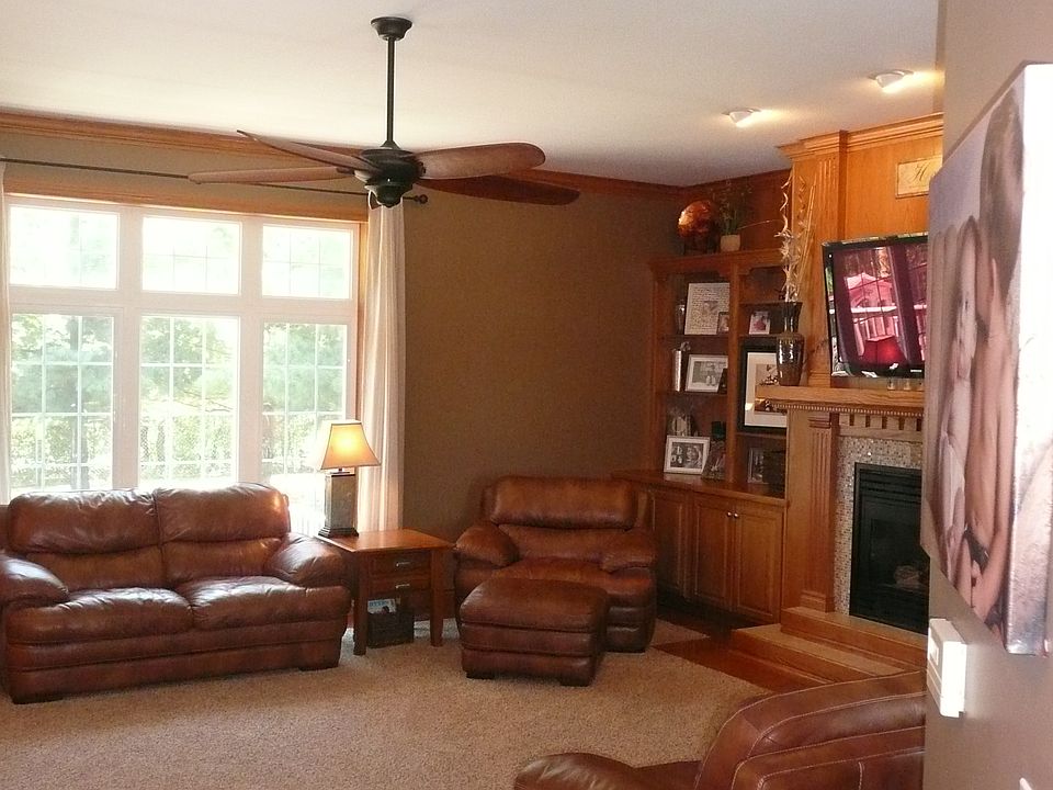 2nd image of 809 Eagle Ridge Rd