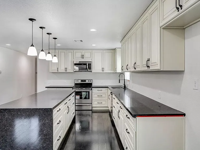 360 Vandalia St — Photo 15