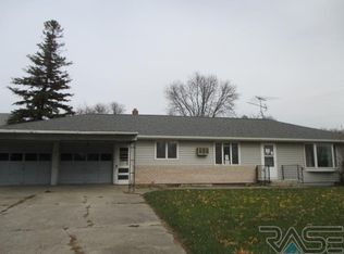 310 Trosky Rd W, Edgerton, MN 56128