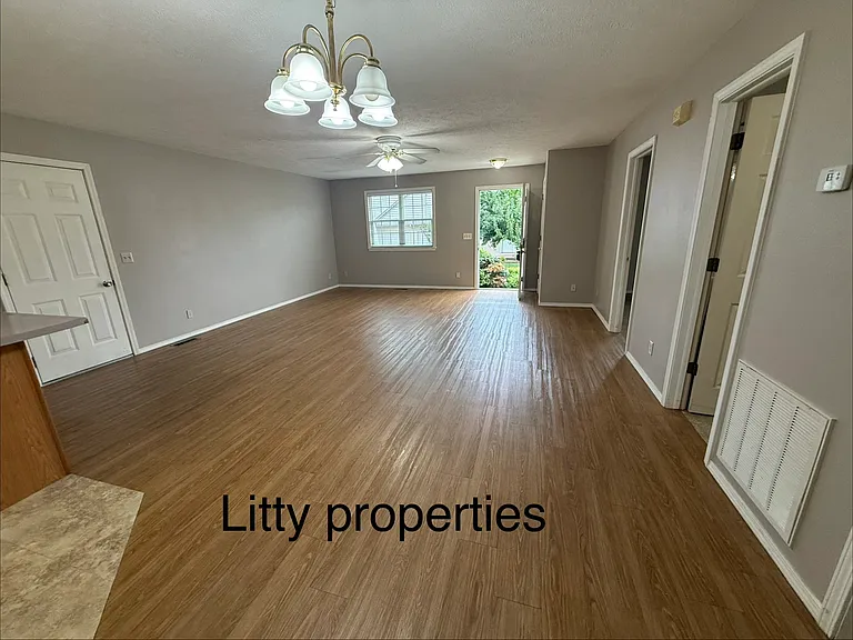 1509 Fair Park Cir — Photo 3