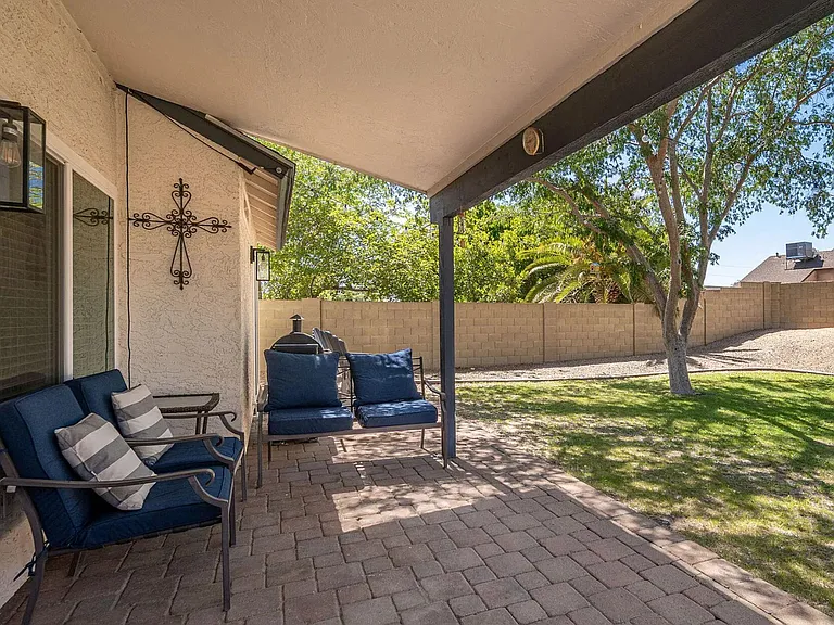 1256 E Utopia Rd — Photo 2