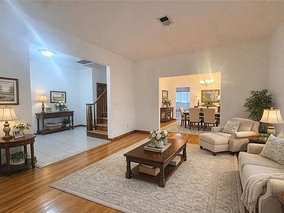 5th image of 735 Woodrow Rd