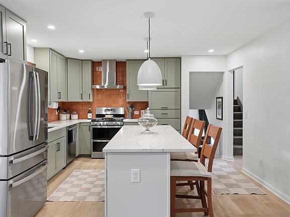 3rd image of 8755 N Glacier Dr