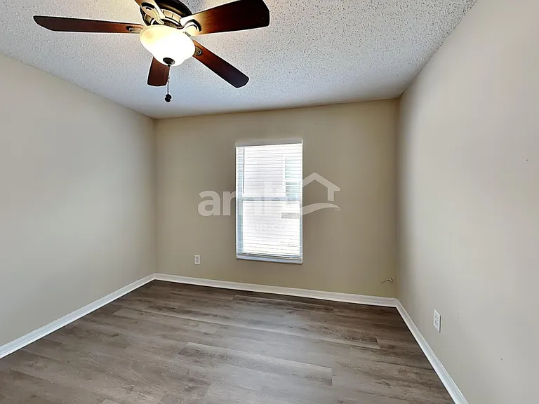 1928 Fruitridge St — Photo 13