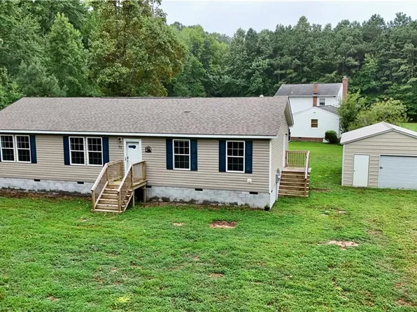 97 Kayak Cove Rd, Cobbs Creek, VA 23035