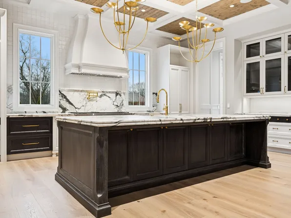 5010 Meadow Lake Rd, Brentwood, TN 37027