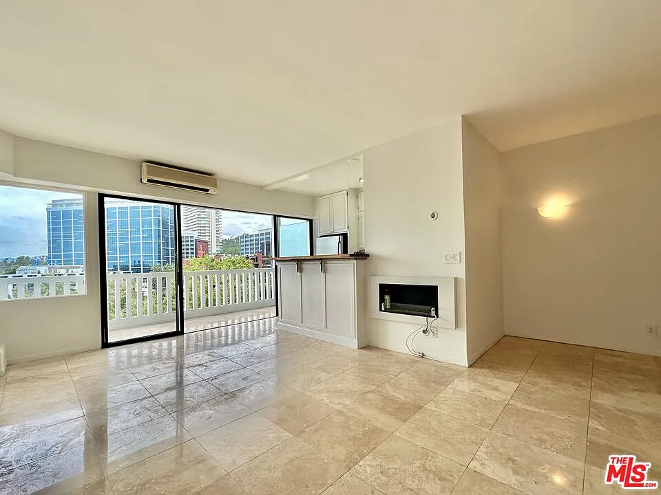 1 bed, 1.0 bath, 647 sqft, $4,600 — Photo 3