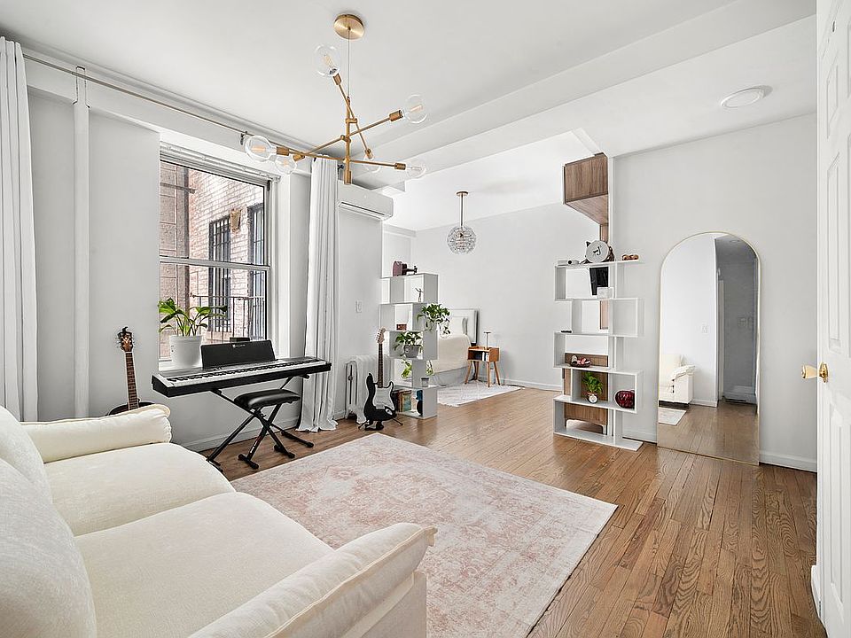 1st image of 251 W 98th St