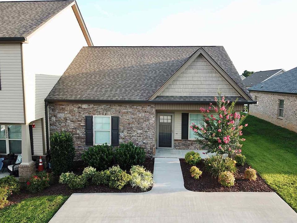 1st image of 1722 Stonebriar Dr NE