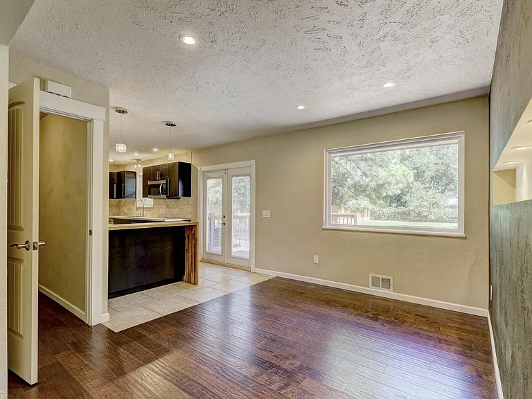 2820 Guilford Ln — Photo 14
