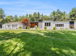 11437 State Rd, Nunica, MI 49448