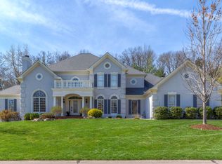 462 Pine Bend Dr, Chesterfield, MO 63005