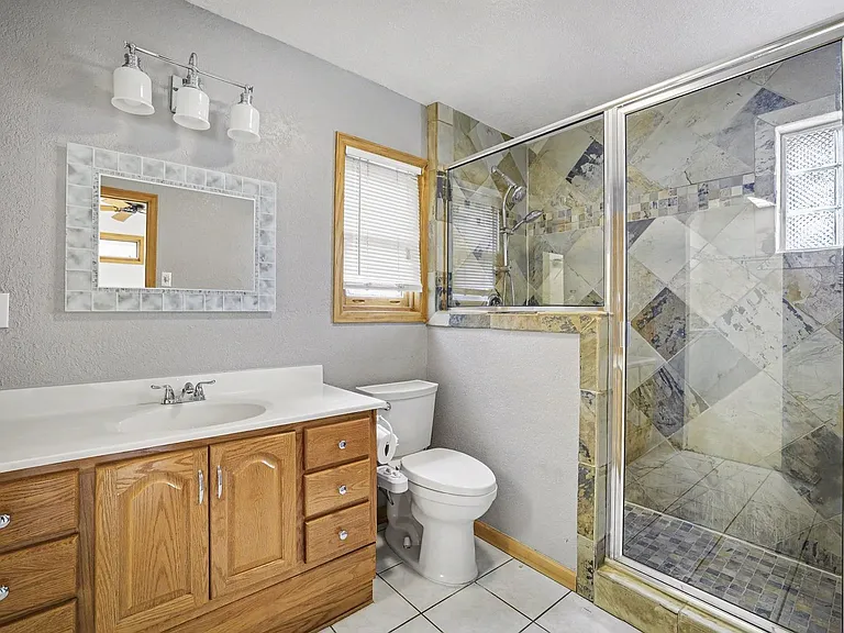 2040 S Ogden St — Photo 19