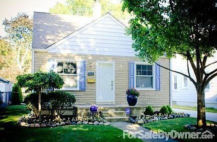 1st image of 808 N Kenwood Ave