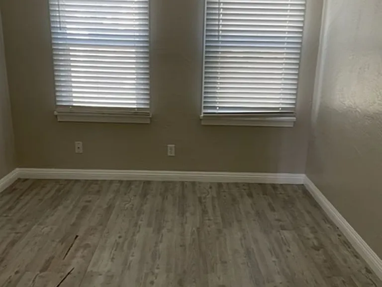 3408-3416 Chester Ln — Photo 2