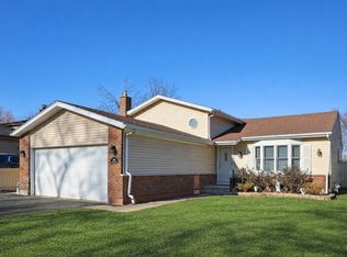 639 W Comstock Ave, Elmhurst, IL 60126