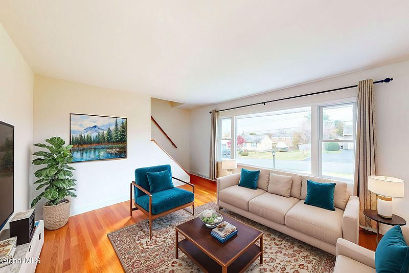 3rd image of 1120 Elton Avenue