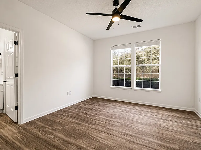 Views at River Bend — Photo 10