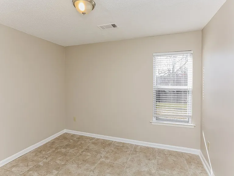 5305 Oak Court Cv N — Photo 16