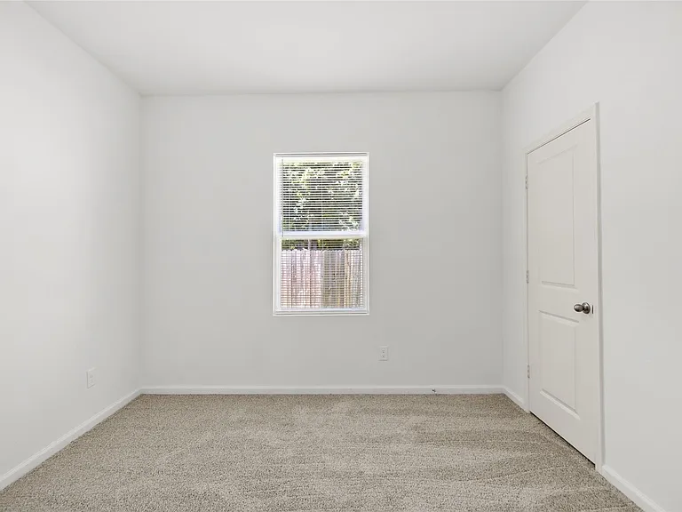 3602 Admiralty Dr — Photo 10