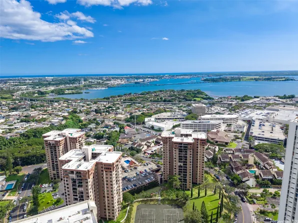 98-351 Koauka Loop APT C1506, Aiea, HI 96701