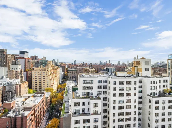 160 East 22nd Street image 10 of 11