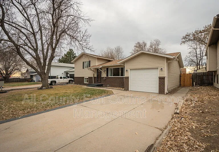 3115 22nd Ave — Photo 3