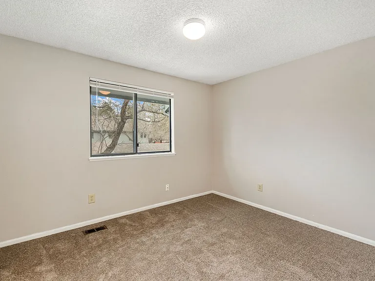 1610 Westbridge Dr #18 — Photo 21