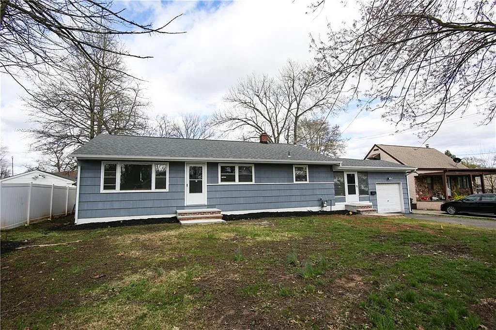 102 Magnolia Rd photo 1