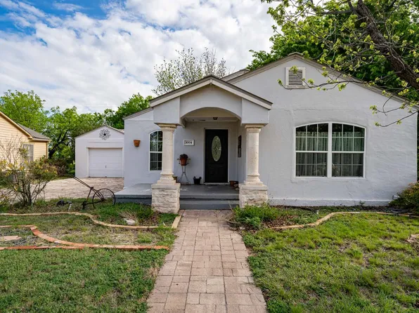 1004 N 7th St, Ballinger, TX 76821