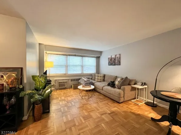 415 Claremont Ave #1A, Montclair Twp., NJ 07042