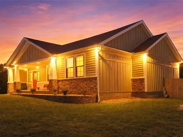 408 NW Rust Ct, Grain Valley, MO 64029