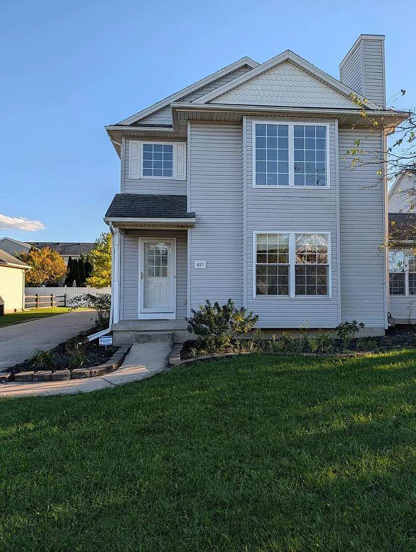3 bed, 2.5 bath, 1932 sqft, $3,000 — Photo 1