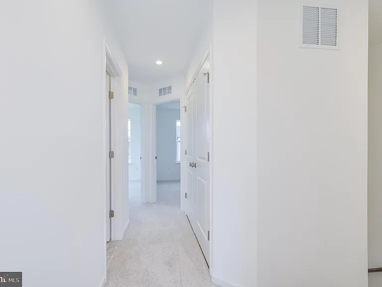 519 Fontana Cir — Photo 26