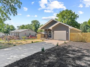 3219 W Madison St, Springfield, MO 65802