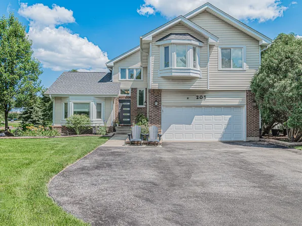 205 Cortez Ct, Naperville, IL 60563