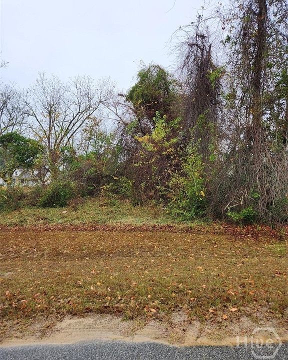 2nd image of 527 Windmill Road