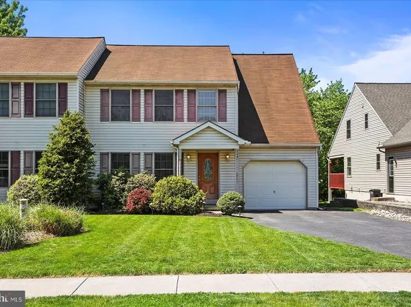724 Fieldstone Ln, Elizabethtown, PA 17022
