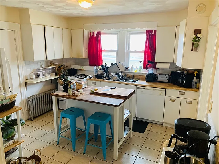 34 Morton St #2 — Photo 5