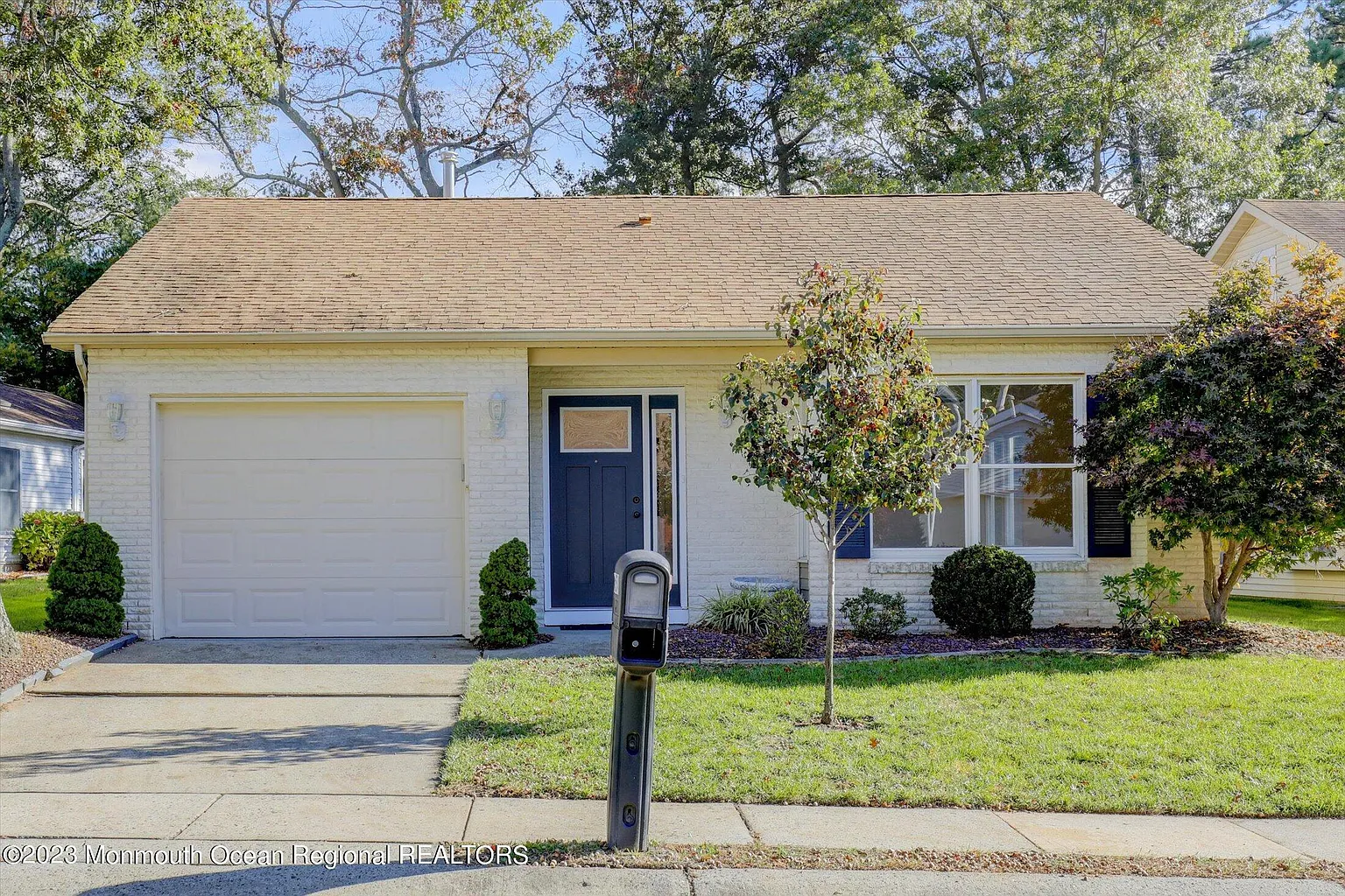 1554 Alpen Lane photo 1