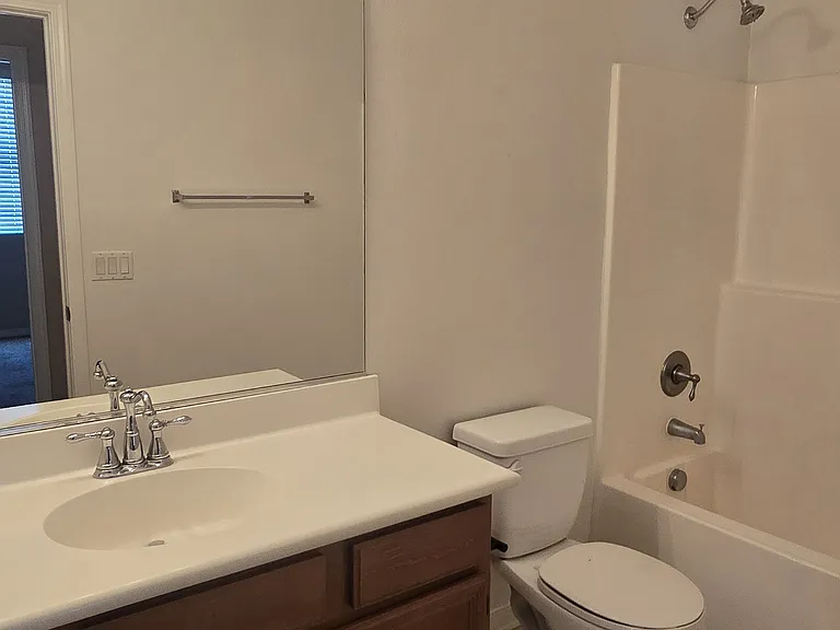 8225 Buchanan Ct — Photo 14