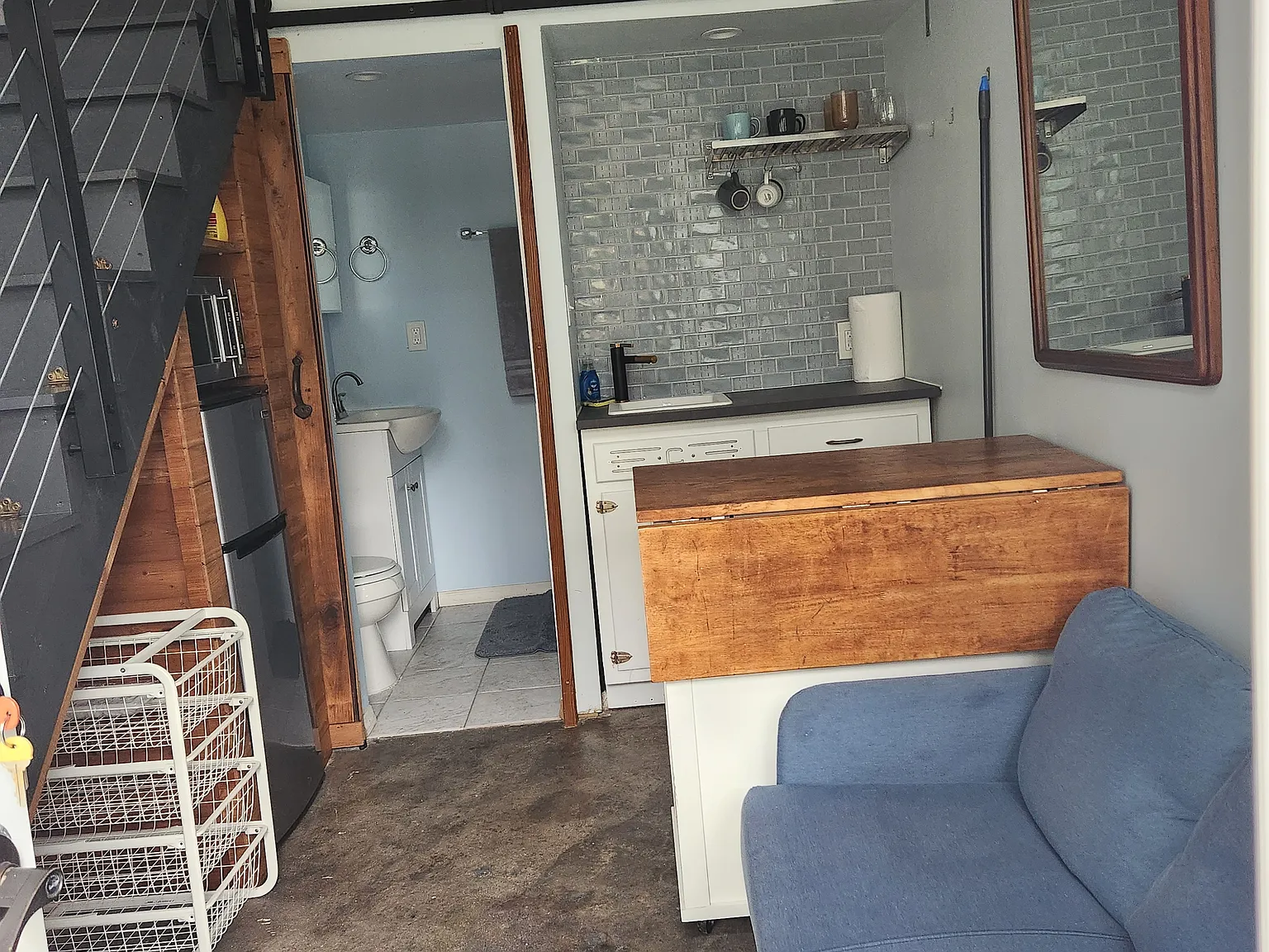 Studio, 200 sqft, $850 — Photo 2