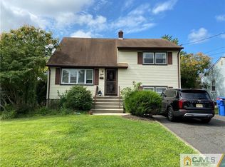 9 Concord Rd, Iselin, NJ 08830