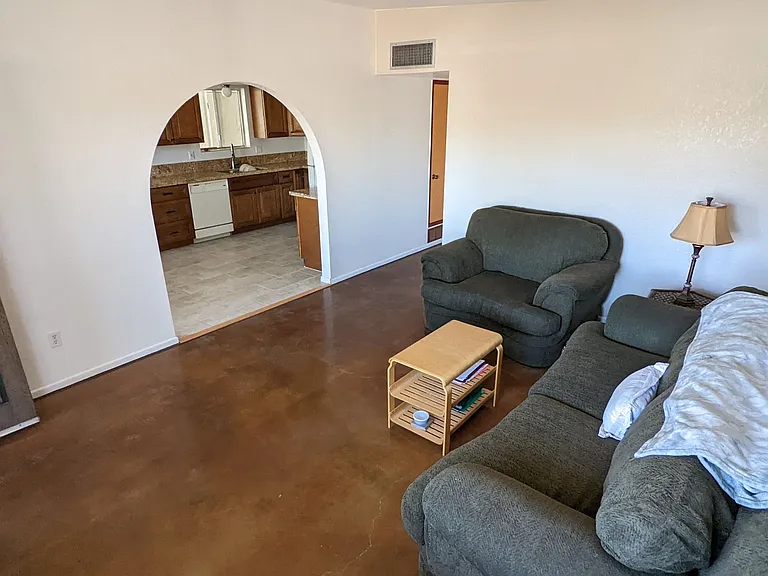 1344 W Delaware St — Photo 16